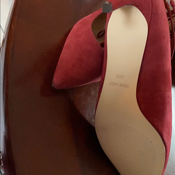 Red pump - Picture 4 of 4